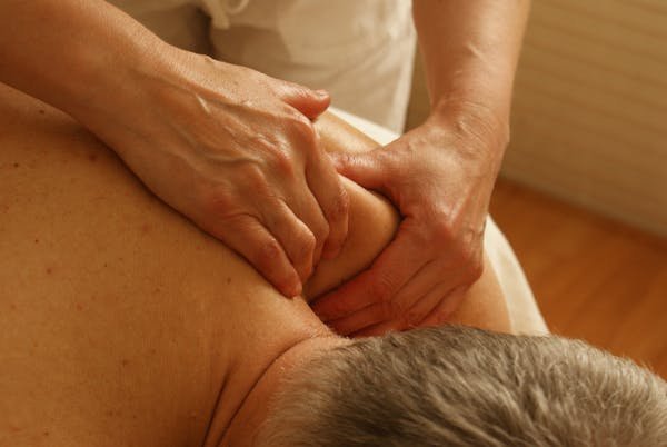 Massage ouistreham : découvrez nos rituels bien-être relaxants